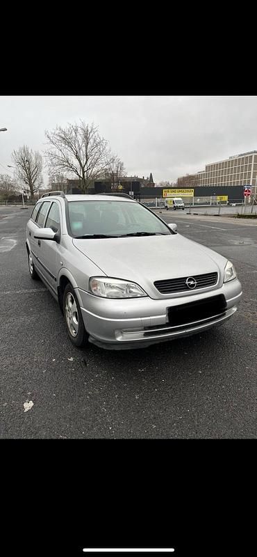 Gebraucht Opel Astra Edition 101 PS (74 kW) 1999 Silber Kombi