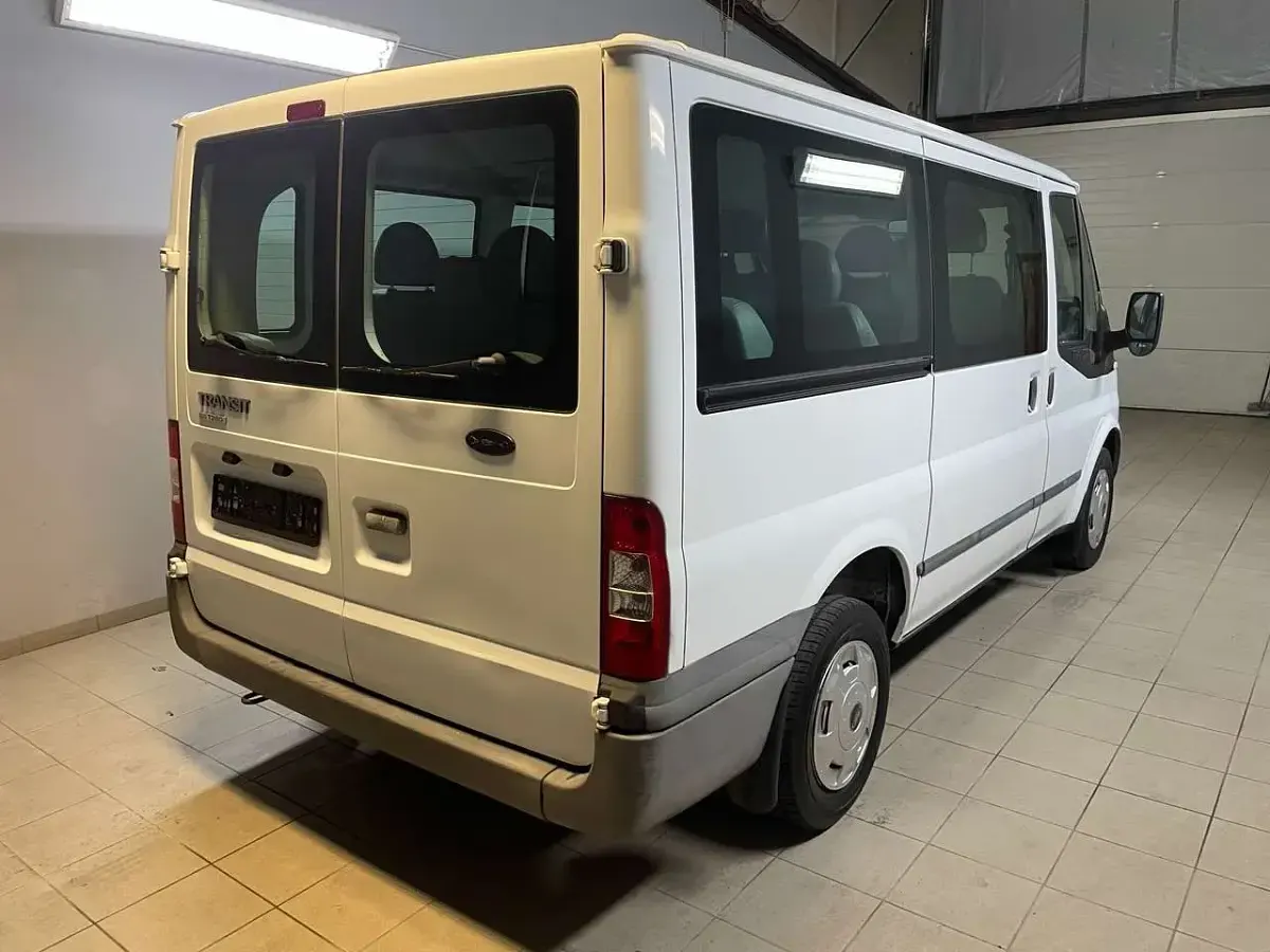 Gebraucht Ford Transit 86 PS (63 kW) 2011 Frostweiß Kombi