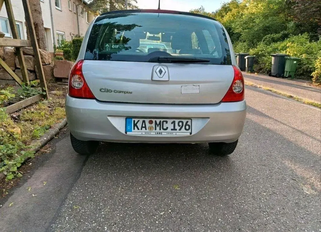 Gebraucht Renault Clio II Campus 58 PS (42 kW) 2006 Silber Kleinwagen