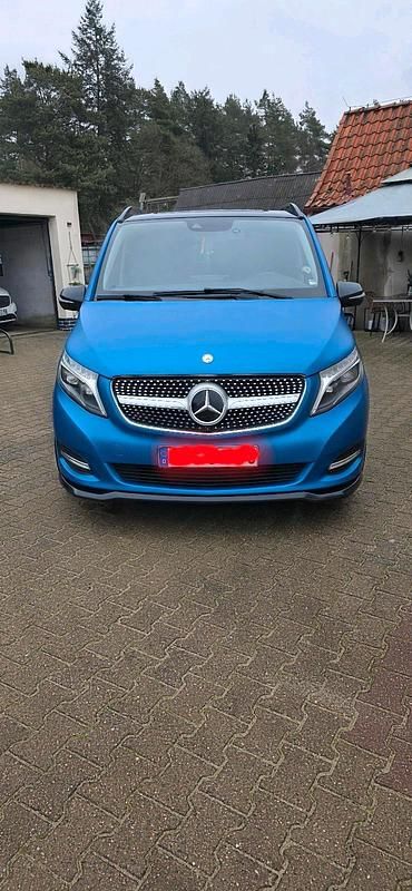 Gebraucht 2016 Mercedes V250 Avantgarde Van / Kleinbus | 24.500 € (Teuer) - Bild 1/4