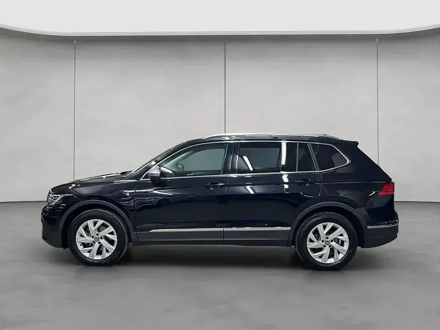 Gebraucht VW Tiguan Allspace Life 150 PS (110 kW) 2025 Deep black perleffekt SUV