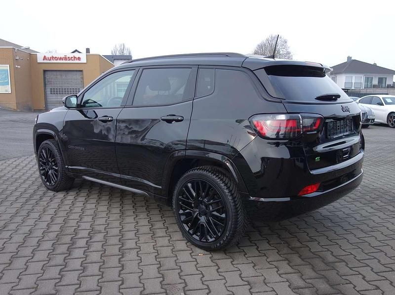 Gebraucht Jeep Compass 131 PS (96 kW) 2023 Black clear coat SUV