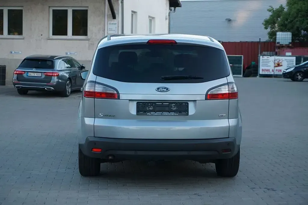 Second-hand Ford S-MAX Titanium 131 CP (96 kW) 2007 Argintiu Monovolum