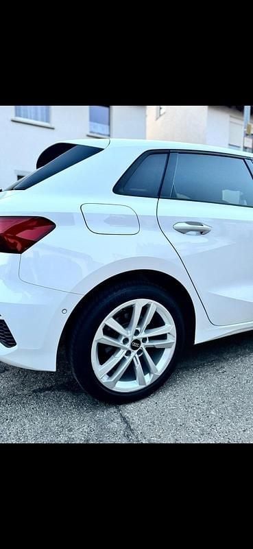 Gebraucht Audi A3 Sportback e-tron 150 PS (110 kW) 2022 Weiß Kleinwagen