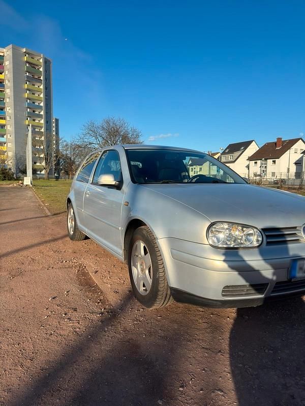 Gebraucht VW Golf IV 101 PS (74 kW) 2002 Grau Kleinwagen