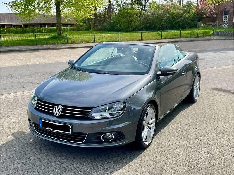 Grau Gebraucht 2013 VW Eos Sportline Cabrio | 11.000 € (Guter Preis) - Bild 1/4