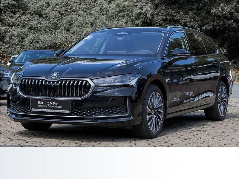 Gebraucht Skoda Superb LAURIN & KLEMENT 150 PS (110 kW) 2024 Schwarz Kombi