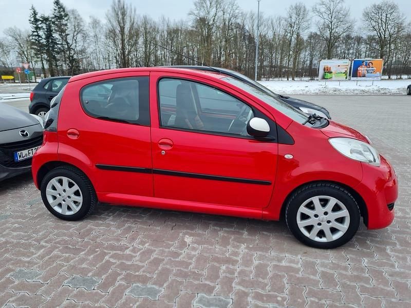 Gebraucht Citroën C1 SELECTION 68 PS (50 kW) 2011 Rot Kleinwagen