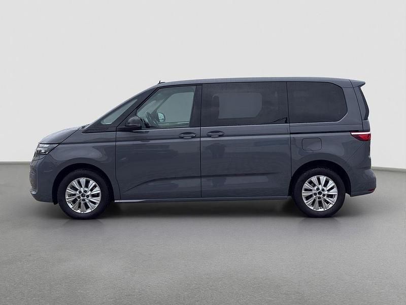 Second-hand VW Multivan Basis 150 CP (110 kW) 2023 Gri Van