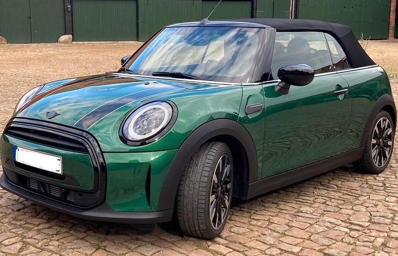 Grün Gebraucht 2022 Mini Cooper Kleinwagen | 29.800 € - Bild 1/4