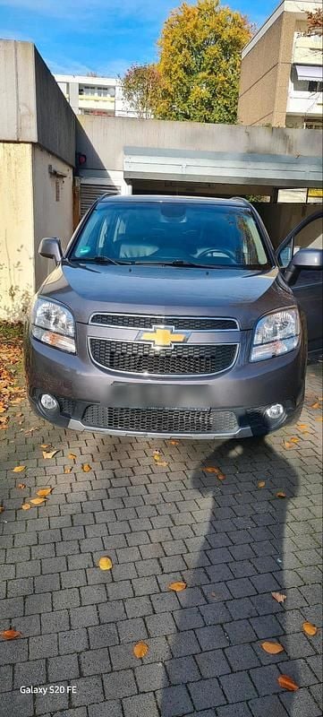 Grau Gebraucht 2012 Chevrolet Orlando Van / Kleinbus | 6.999 € (Guter Preis) - Bild 1/4
