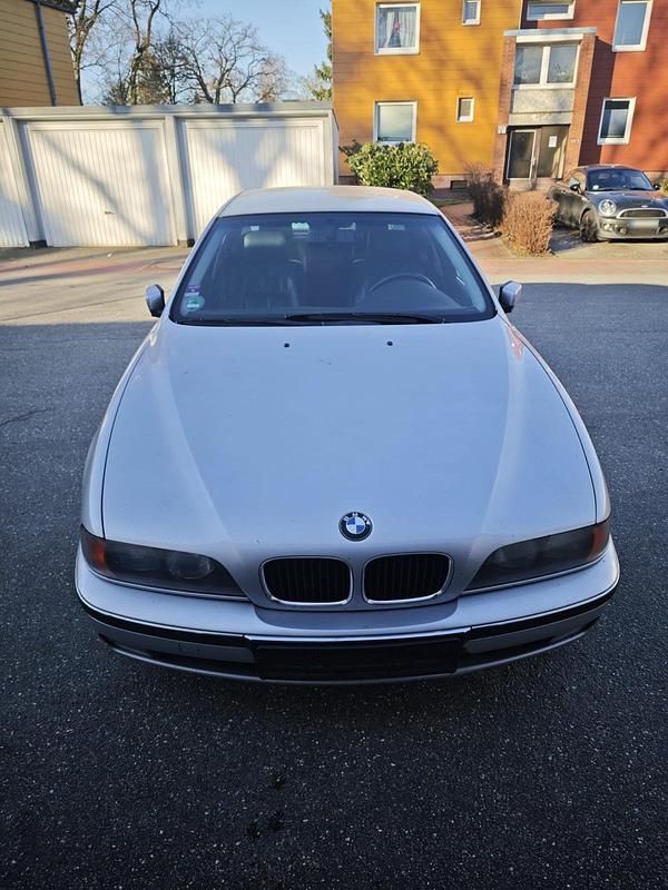Gebraucht BMW 523 170 PS (125 kW) 1999 Silber Limousine