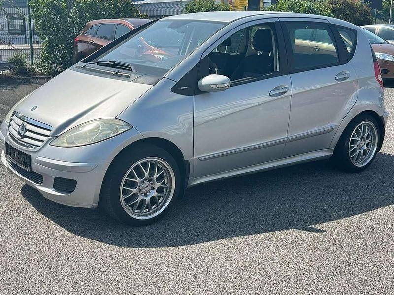 Polarsilber Gebraucht 2004 Mercedes A170 Kleinwagen | 1.340 € (Superpreis) - Bild 1/4
