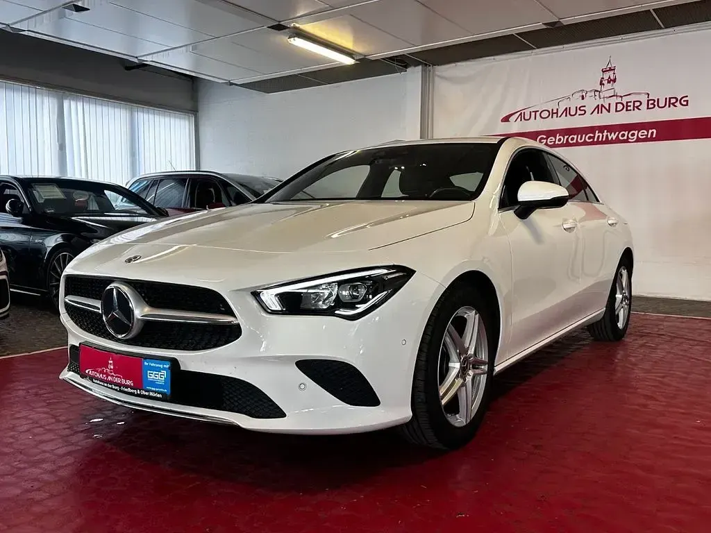 Gebraucht Mercedes CLA200 163 PS (119 kW) 2019 Polarweiss  unilack Coupé