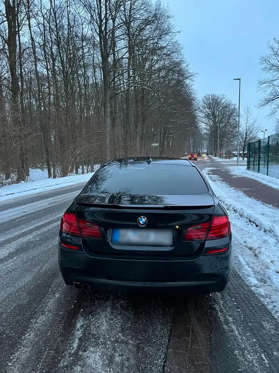 Gebraucht BMW 530 245 PS (180 kW) 2010 Schwarz Limousine