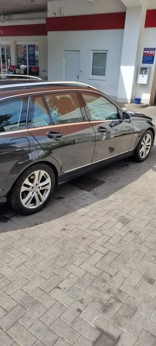 Gebraucht Mercedes C200 184 PS (135 kW) 2011 Schwarz Kombi