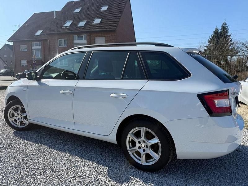 Gebraucht Skoda Fabia Drive 90 PS (66 kW) 2017 Weiß Kombi