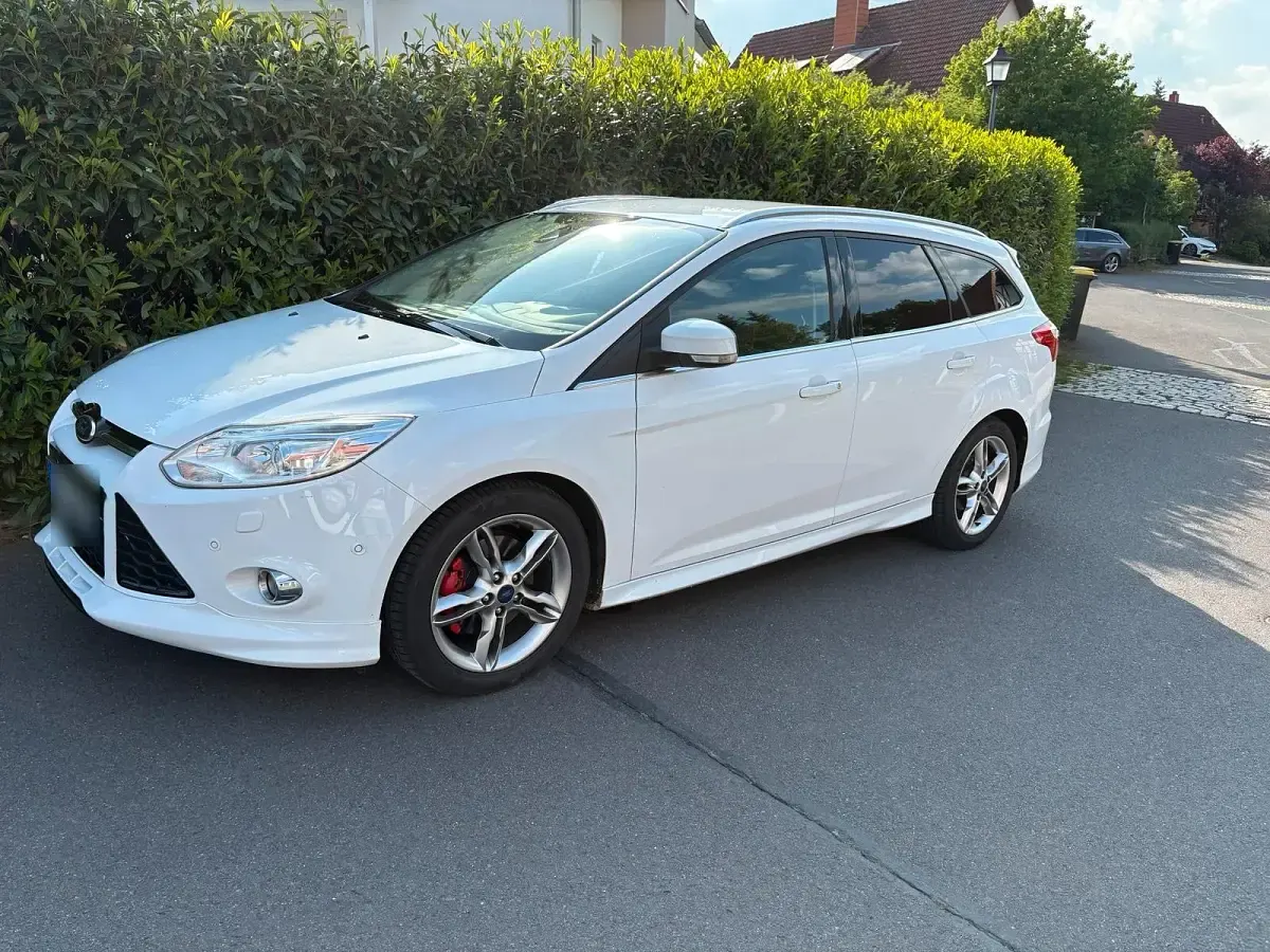 Gebraucht Ford Focus ST-Line 150 PS (110 kW) 2013 Weiß Kombi