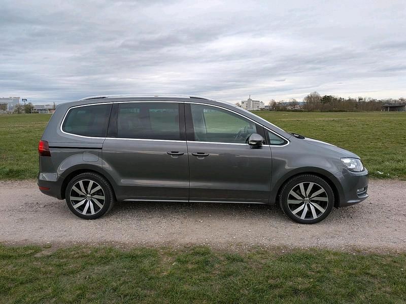 Gebraucht VW Sharan Highline 150 PS (110 kW) 2015 Grau Van / Kleinbus