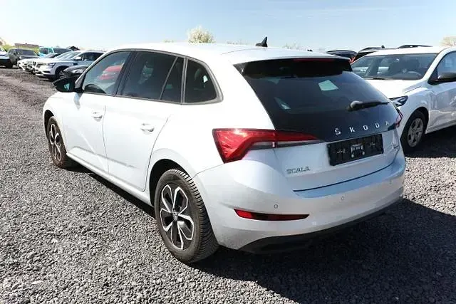 Gebraucht Skoda Scala Ambition 116 PS (85 kW) 2019 Brilliantsilber metallic brilliantsilber metallic Kleinwagen