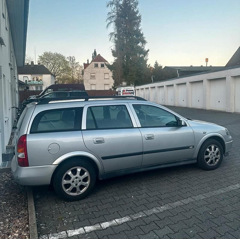 Gebraucht Opel Astra 84 PS (61 kW) 2004 Silber Kombi