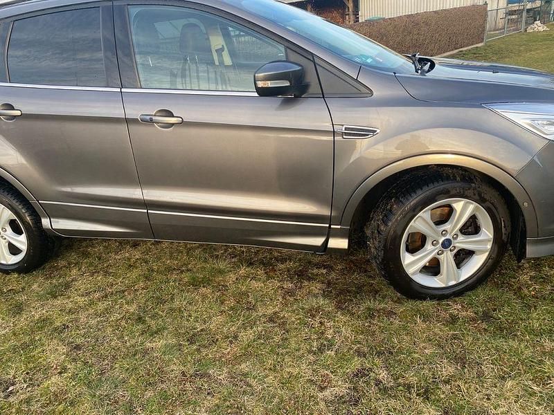 Gebraucht Ford Kuga Titanium 163 PS (119 kW) 2014 Grau SUV