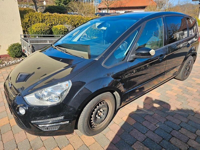 Gebraucht Ford S-MAX Trend 140 PS (102 kW) 2014 Schwarz Van / Kleinbus