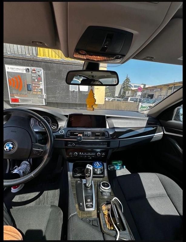 Gebraucht BMW 523 204 PS (150 kW) 2011 Grau Limousine