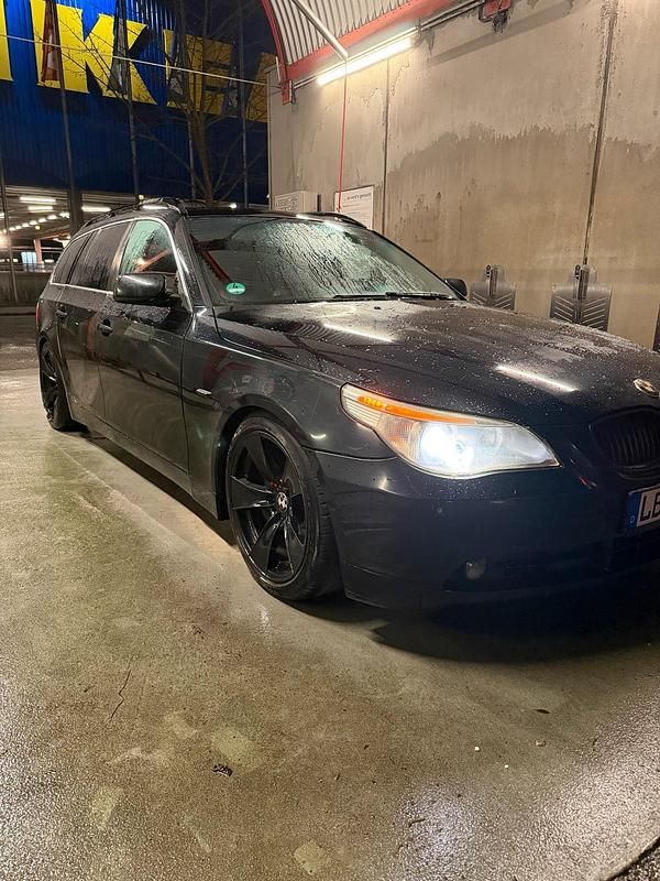 Gebraucht BMW 545 333 PS (244 kW) 2004 Schwarz Kombi