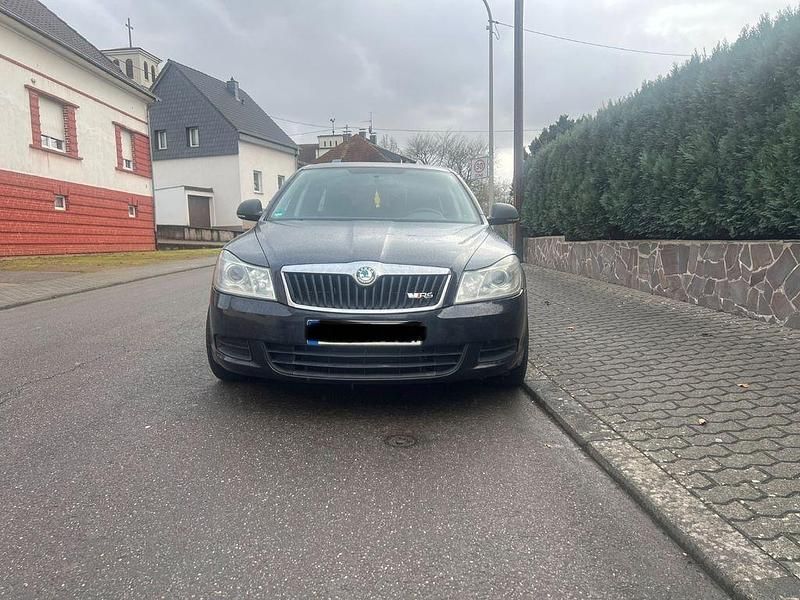 Gebraucht Skoda Octavia Elegance 105 PS (77 kW) 2012 Schwarz Kombi