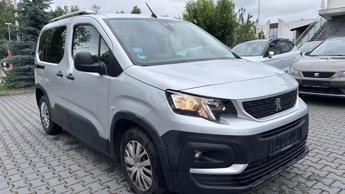 Gebraucht Peugeot Rifter Active 131 PS (96 kW) 2020 Grau Van / Kleinbus