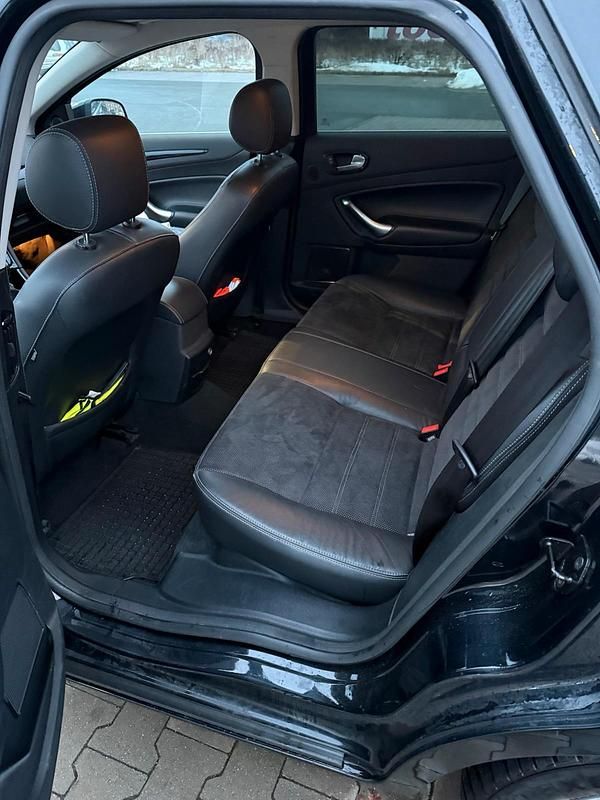 Gebraucht Ford Mondeo Titanium 163 PS (119 kW) 2010 Schwarz Kombi