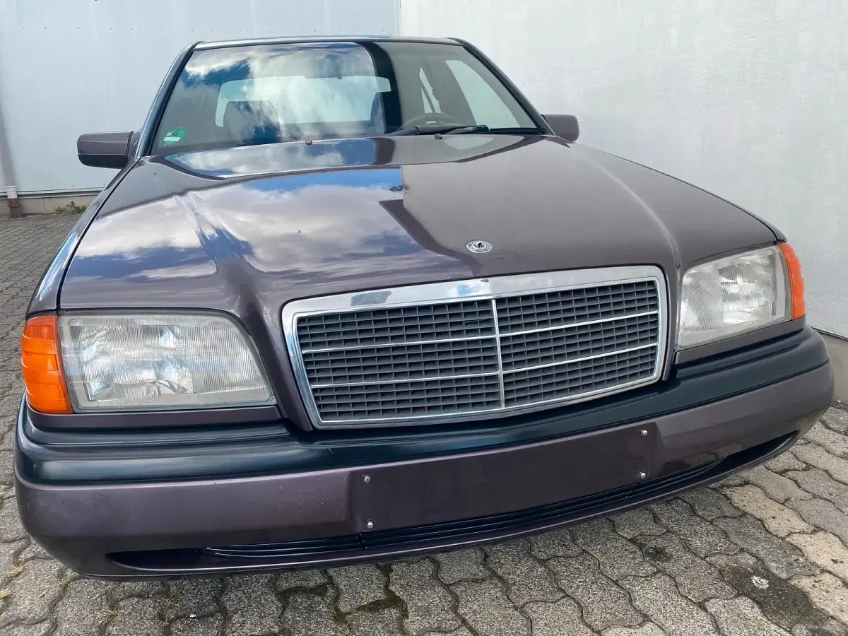 Gebraucht Mercedes C180 Classic 122 PS (89 kW) 1994 Braun Limousine