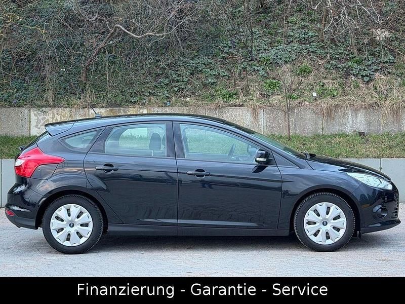 Gebraucht Ford Focus 125 PS (91 kW) 2011 Schwarz Limousine