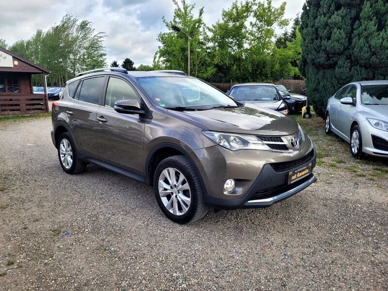 Braun Gebraucht 2013 Toyota RAV4 Travel SUV | 8.990 € (Superpreis) - Bild 1/4