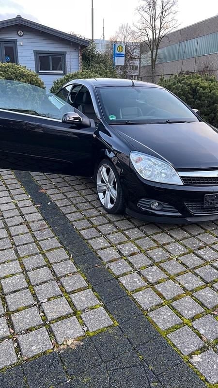 Gebraucht Opel Astra Cabriolet 140 PS (102 kW) 2009 Schwarz Cabrio