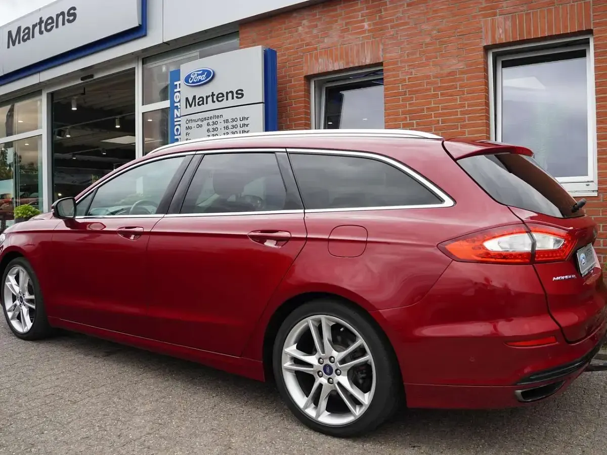 Gebraucht Ford Mondeo Titanium 203 PS (149 kW) 2018 Rubyrot Kombi