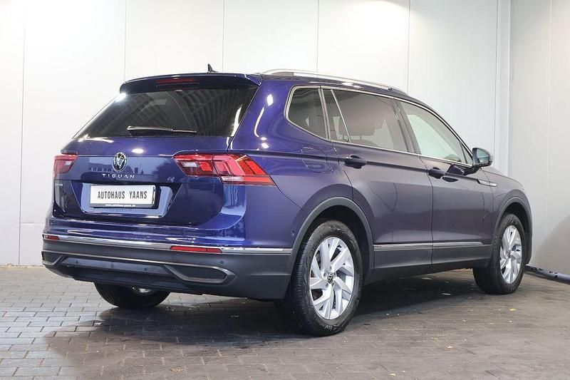 Gebraucht VW Tiguan Allspace Life 150 PS (110 kW) 2022 Blau SUV