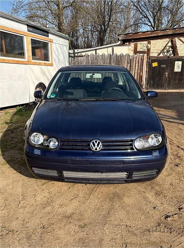 Gebraucht VW Golf IV 105 PS (77 kW) 2001 Blau Kleinwagen