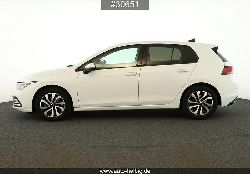 Gebraucht VW Golf VIII Active 150 PS (110 kW) 2023 Weiß Limousine