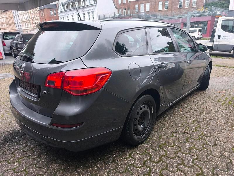 Gebraucht Opel Astra 125 PS (91 kW) 2011 Grau Kombi