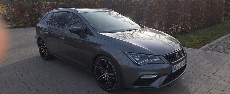 Grau Gebraucht 2018 Cupra Leon Kombi | 16.500 € (Superpreis) - Bild 1/4