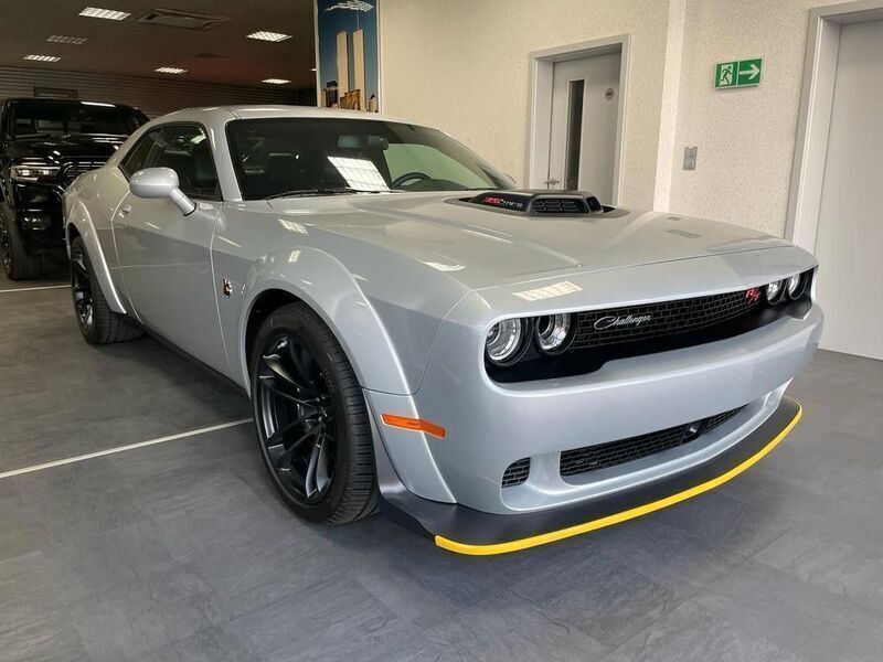 Silber Neu 2024 Dodge Challenger Coupé | 74.600 € (Teuer) - Bild 1/4