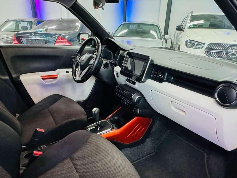 Second-hand Suzuki Ignis 90 CP (66 kW) 2018 Negru Hatchback