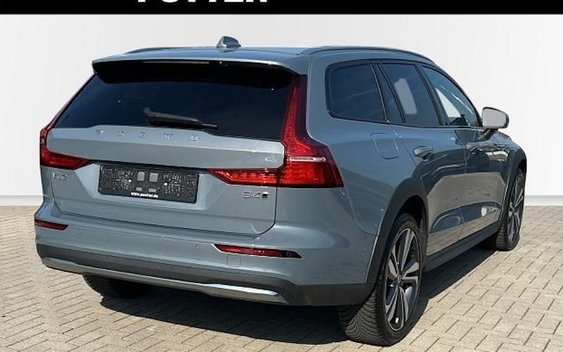 Gebraucht Volvo V60 CC 197 PS (144 kW) 2024 Grau Kombi