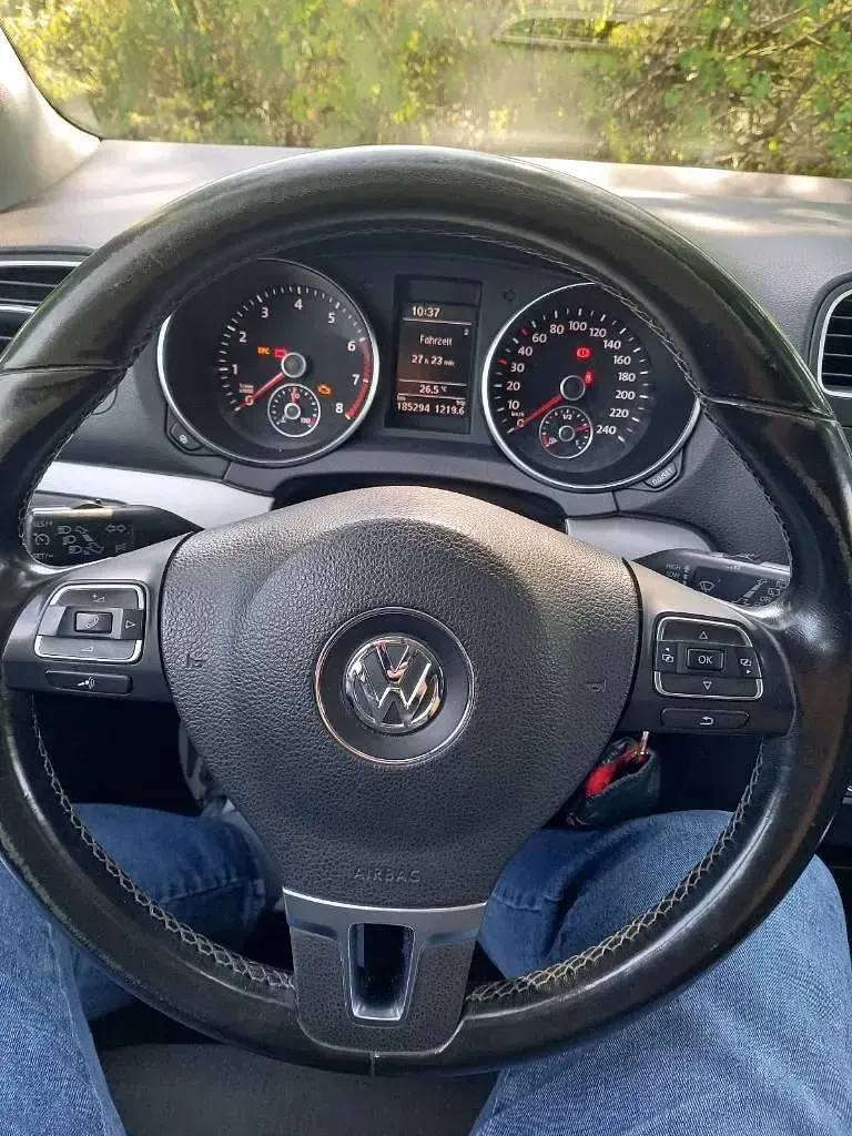 Gebraucht VW Golf VI 105 PS (77 kW) 2010 Kleinwagen