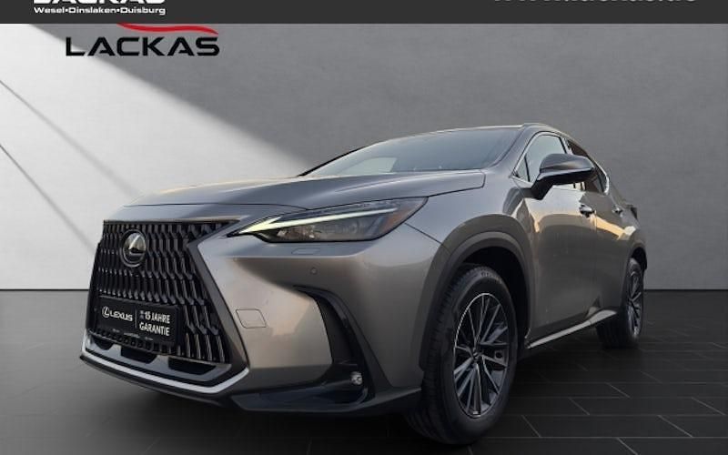 Weiß Neu 2025 Lexus NX350h SUV | 54.950 € (Etwas zu teuer) - Bild 1/4