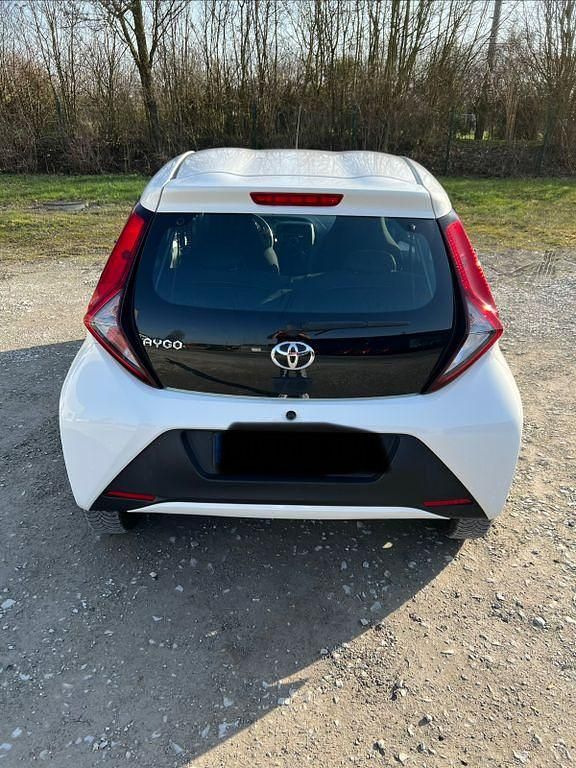 Gebraucht Toyota Aygo 72 PS (52 kW) 2019 Weiß Kleinwagen