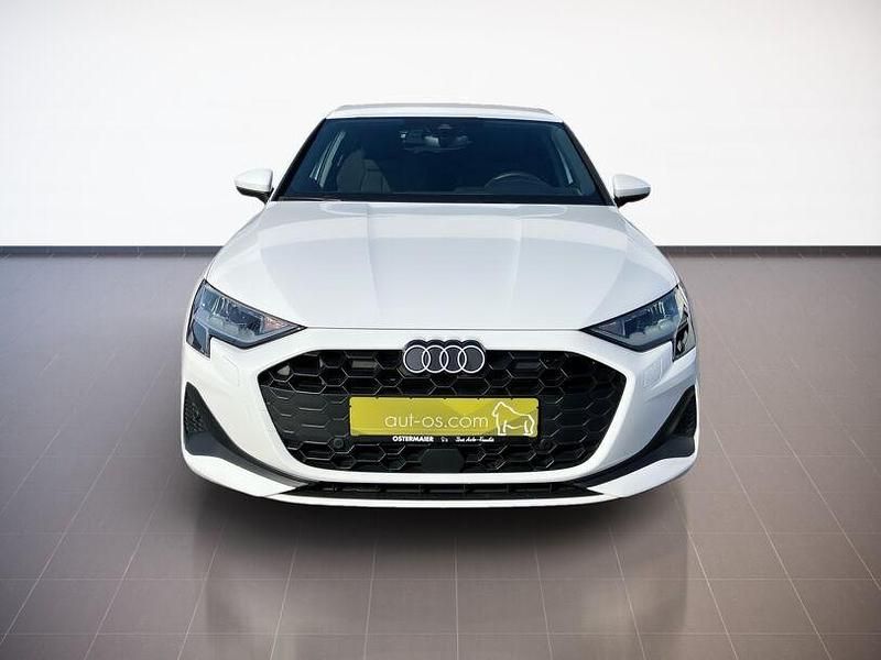Gebraucht Audi A3 Ambiente 116 PS (85 kW) 2025 Arkonaweiß Limousine