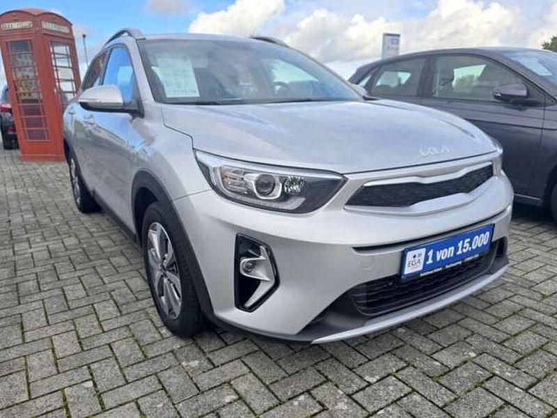 Gebraucht Kia Stonic Vision 101 PS (74 kW) 2023 Silky silver (metallic) SUV